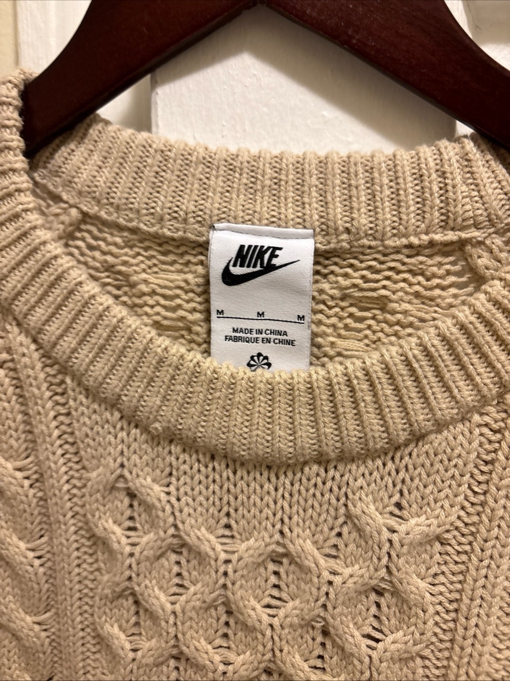 Men’s Nike Crewneck Cable Knit Sweater Beige size Medium - Picture 6 of 9